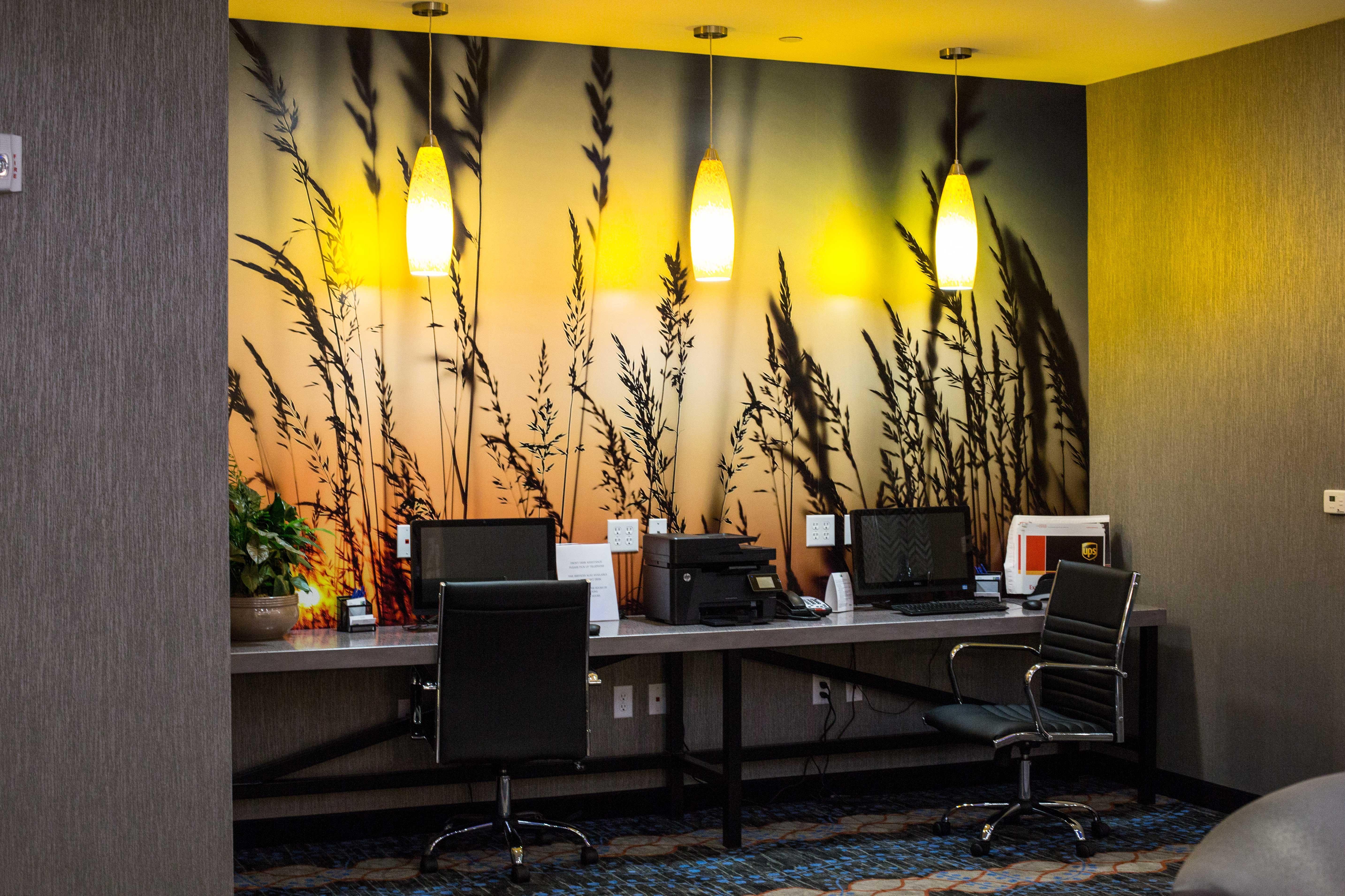 Express & Southeast By Ihg Hotel